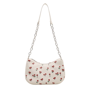 Sac à bandoulière blanc à imprimé cerise avec chaîne argentée et forme de demi-lune