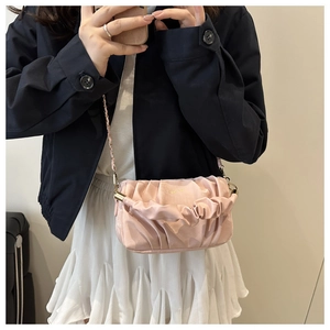 Fashionable light pink pleated cloud bag with gold chain strap for women shoulder crossbody