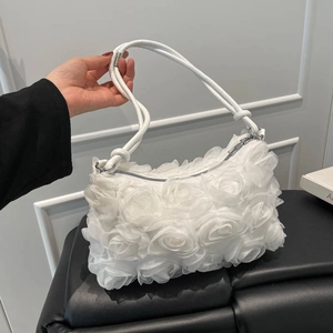 Sac sous le bras en maille blanche avec fleurs 3D en tulle et doubles poignées