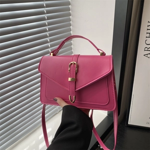 Mode Vrouwen PU Leer Kleine Vierkante Tas Chic Straat Trend Schoudertas Handtas Met Elegante Gouden Metalen Gesp Decoratie
