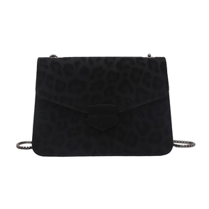 Sac bandoulière tendance à motif léopard noir avec chaîne en métal et rabat texturé