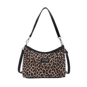 Schicke Vintage Umhängetasche mit Leopardenmuster und schwarzen Lederriemen