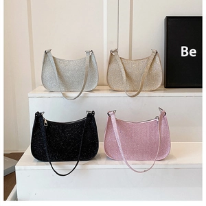 Collectie schoudertassen met pailletten in de kleuren zilver, goud, zwart en roze