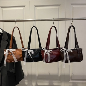 Borsa Sottobraccio in Pelle PU Lucida Vintage da Donna Con Fiocco in Pizzo Borsa a Tracolla Retro Tendenza di Strada Borsa Moda