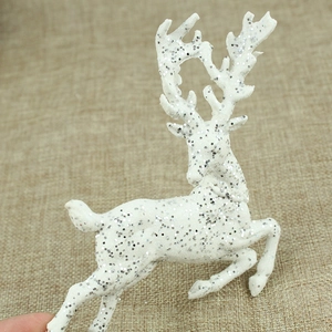 Renna di Natale bianca scintillante con paillettes argentate per decorazioni festive