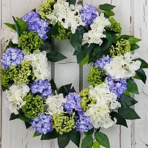Artificially realistic purple and white hydrangea wreath for spring home door decor