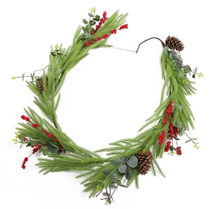 Künstliche Weihnachtsgirlande mit Kiefernnadeln, roten Beeren, Zapfen und Eukalyptus
