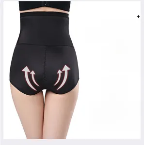 Gros plan sur la culotte gainante noire taille haute montrant l'effet galbant et sculptant