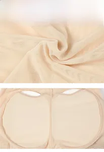 Détail du tissu en maille respirant et du rembourrage fessier sur une gaine amincissante