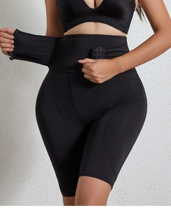 Detail der Miederhose mit hoher Taille, dreireihigem Hakenverschluss und Bauch-Weg-Effekt