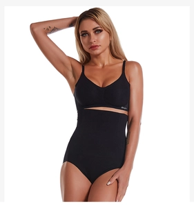 Detail of high waist shaping underwear and sports bra set with Sleepbra logo