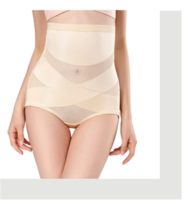 Détail de culotte gainante taille haute avec maille respirante et bandes de compression