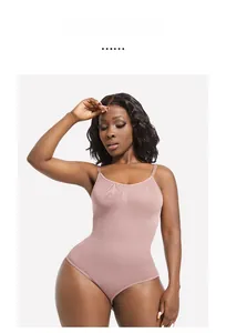 Vue de face du body sculptant vieux rose avec bretelles réglables et effet amincissant