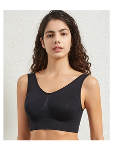 Vue de face du soutien-gorge de sport noir sans couture avec bretelles larges et maille