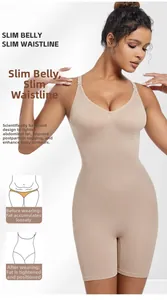 Detailansicht des nahtlosen beigen Bodys mit Bauch-Weg-Effekt und Po-Lifting-Funktion