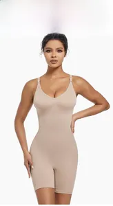 Vorderansicht des nahtlosen High-Waist Shapewear-Bodys für Damen in Hautfarben