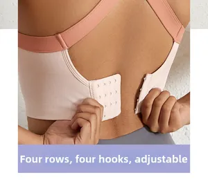 Vue détaillée des quatre rangées de crochets réglables du soutien-gorge de sport