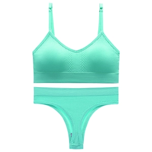 Completo intimo verde senza ferretti con reggiseno e perizoma a costine elasticizzato