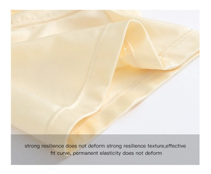 Détail du tissu côtelé haute élasticité avec double couture renforcée pour gaine