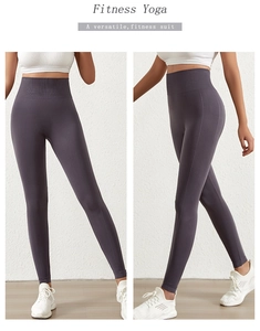 Dubbel zicht op naadloze paarse yogabroek met hoge taille en buikcontrole tailleband
