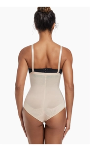 Dettaglio del retro della guaina contenitiva a vita alta con spalline regolabili nuda