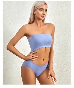 Detailed texture of lavender purple ribbed seamless lingerie set for women