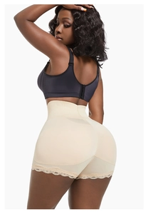 Détail arrière de la culotte gainante taille haute avec dentelle pour galber les fesses