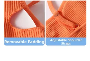 Detail van de oranje geribbelde sportbeha met uitneembare pads en verstelbare bandjes
