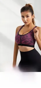 Vue détaillée de la fermeture éclair avant d'un soutien-gorge de sport à fort impact