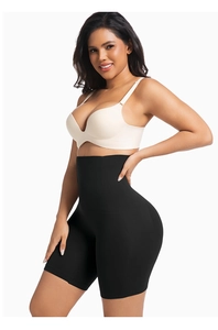 Détail du tissu élastique sans couture et de la taille haute de la culotte gainante noire