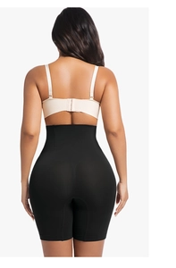 Vue arrière de culotte amincissante taille haute avec effet push-up et gainant