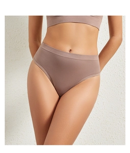 Detail von nahtlosem Baumwoll-Tanga für Damen in Altrosa mit hoher Taille und glattem Rand