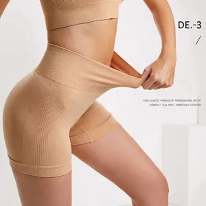 Set yoga da donna color cammello con pantaloncini a vita alta e reggiseno elastico