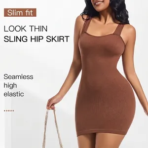 Braunes nahtloses Mini-Strickkleid mit Karree-Ausschnitt und Schnürträgern
