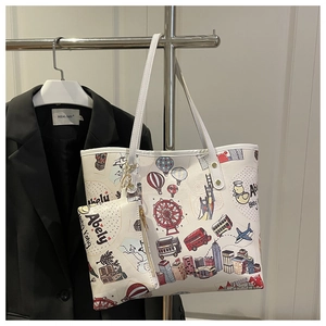 Set dettagliato di borsa tote bianca e pochette con illustrazioni colorate della città