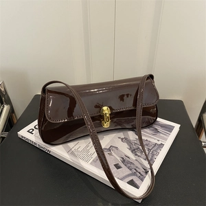 Sac sous le Bras en Cuir Verni PU Vintage Français pour Femmes Sac à Épaule Brillant Minimaliste Avec Fermoir Doré Petit Sac