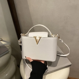 Sac Bandoulière Rétro en Cuir PU pour Femmes Mode Boucle en V Or Surpiqûres Sac à Main Grande Capacité Sac de Ville