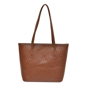 Brown woven tote bag with large capacity and minimalist retro shoulder straps
