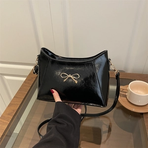 Borsa Sottobraccio in Pelle PU Lucida Moda Donna Vintage Con Fiocco Oro Borsa a Tracolla Elegante Donna Trendy Tinta Unita Borsa a Mano