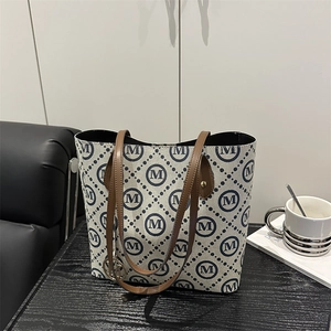 Sac Fourre-tout Vintage Imprimé Monogramme Lettre M Grande Capacité en Cuir Synthétique Sac à Bandoulière Femme Mode Quotidienne
