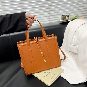 Sac Bandoulière Minimaliste en Cuir PU pour Femmes Sac à Épaule Mode Couleur Unie Avec Décor de Cordon Élégant Sac Fourre-tout Quotidien