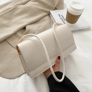 Women Crocodile Pattern PU Leather Underarm Bag Retro Minimalist Shoulder Bag Flap Square Bag Elegant Handbag Gold Hardware