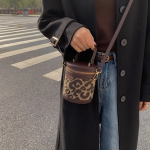 Women Retro Leopard Print Houndstooth Cylinder Bucket Bag PU Leather Patchwork Handbag Fashion Crossbody Shoulder Bag Small Round Purse