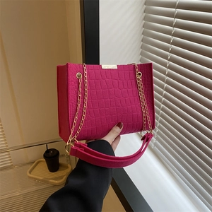 Fashion Women Crocodile Pattern Felt Shoulder Bag Gold Metal Chain Strap Crossbody Bag Stylish Trendy Ladies Square Bag