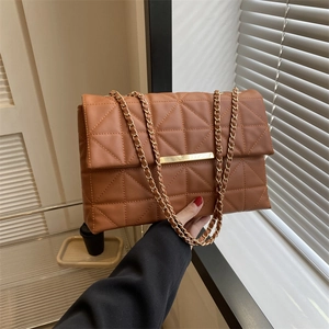 Mode Femmes PU Cuir Matelassé Petit Sac Carré Chaîne en Métal Doré Sac à Épaule Sacoche Trendy Street Style Sac à Main