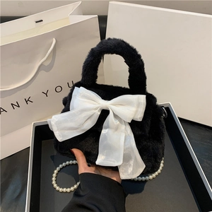 Women Plush Crossbody Bag Sweet Bow Decor Faux Artificial Pearl Chain Shoulder Bag Winter Elegant Plush Handbag For Party Daily Gift