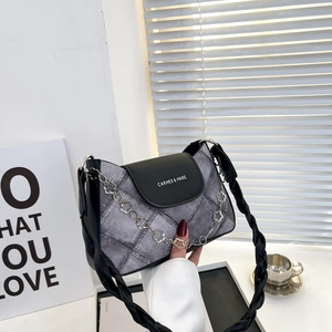 Fashion Women PU Leather Denim Patchwork Shoulder Bag With Flower Metal Chain Braided Strap Vintage Underarm Bag Hobo Purse