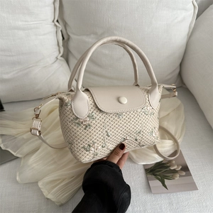 Sac à Épaule en Paille Tissé pour Femmes Avec Broderie Florale Finitions en Cuir Synthétique Fermoir Magnétique Bandoulière Réglable