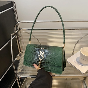 Fashion Crocodile Pattern PU Leather Underarm Bag For Women Vintage Shoulder Bag Handbag With Tassel Metal Buckle Daily Retro Bag