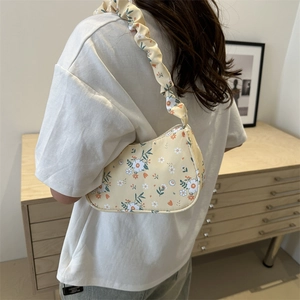 Floral print hobo shoulder bag with pleated cloud strap for women summer casual style